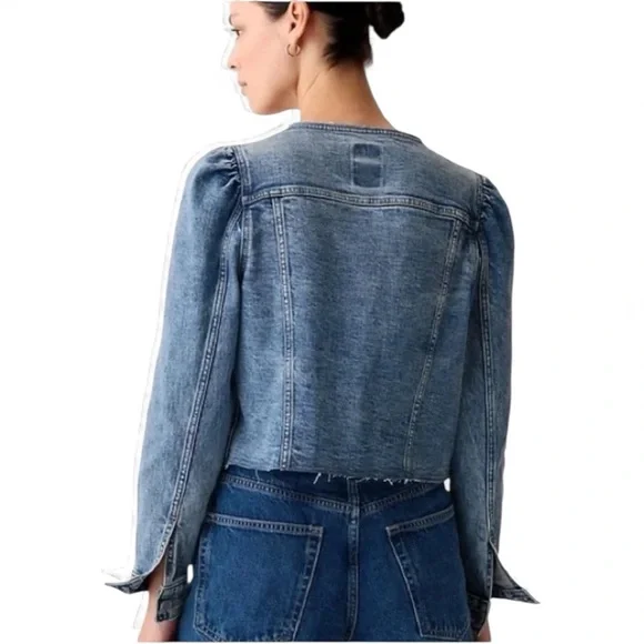 GAP Women’s Collarless Frayed Icon Cropped Denim Jean Jacket Size Medium - Picture 3 of 11